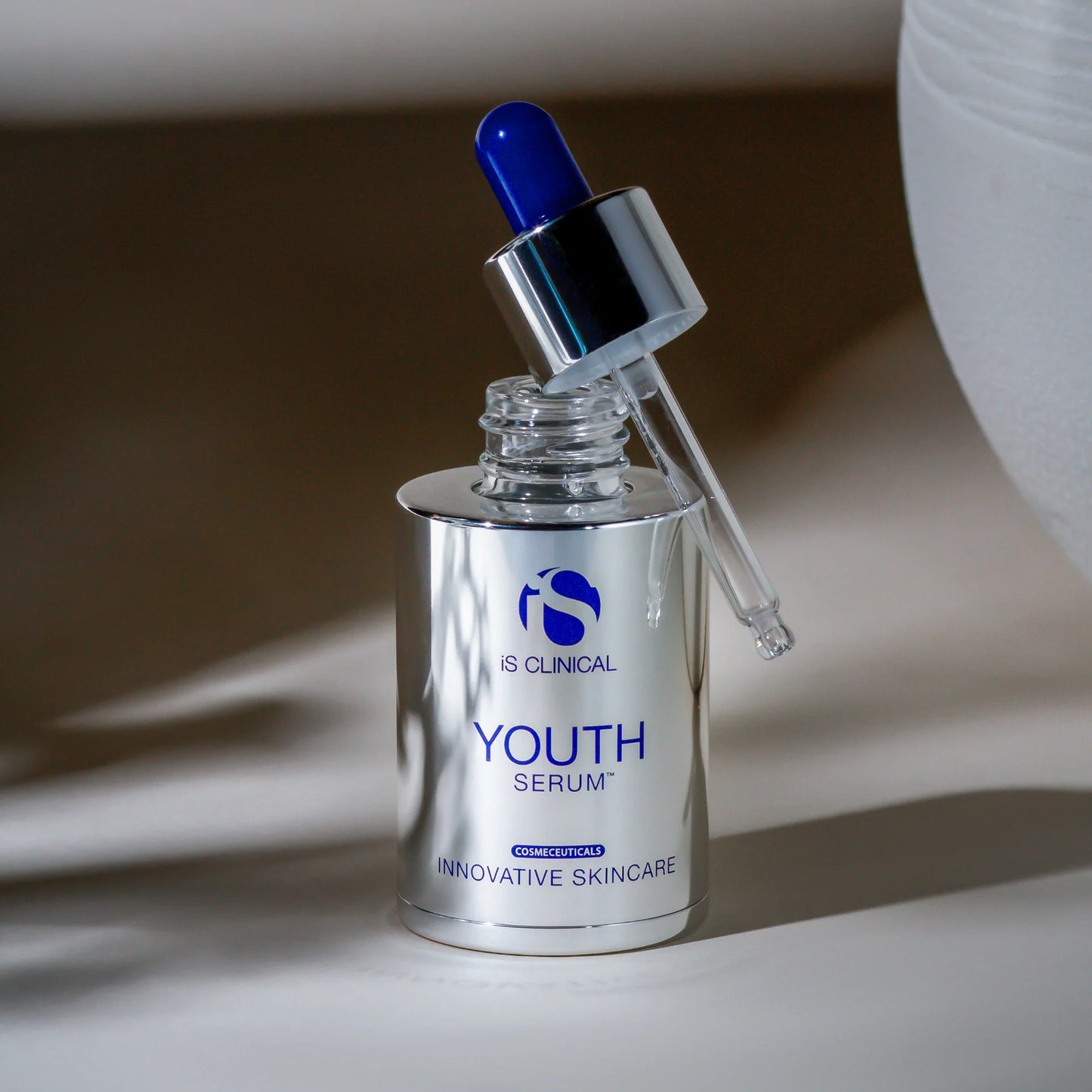 IS CLINICAL YOUTH SERUM (30ml)